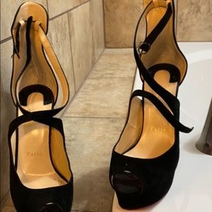 High heels from Christian Louboutin. They r in great condition.